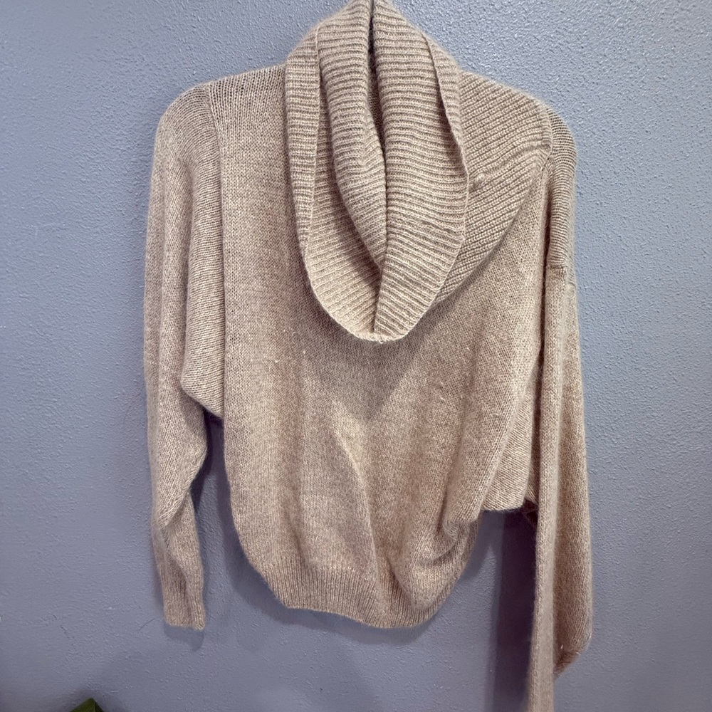 Mark Fenwick silk beige turtleneck sz M